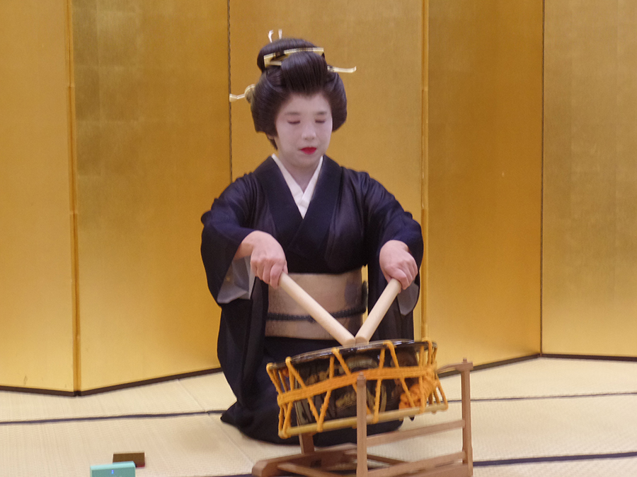 Geisha Drumming